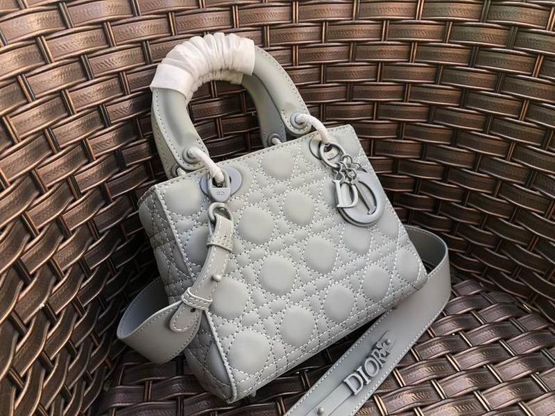 Chanel Handbags 624